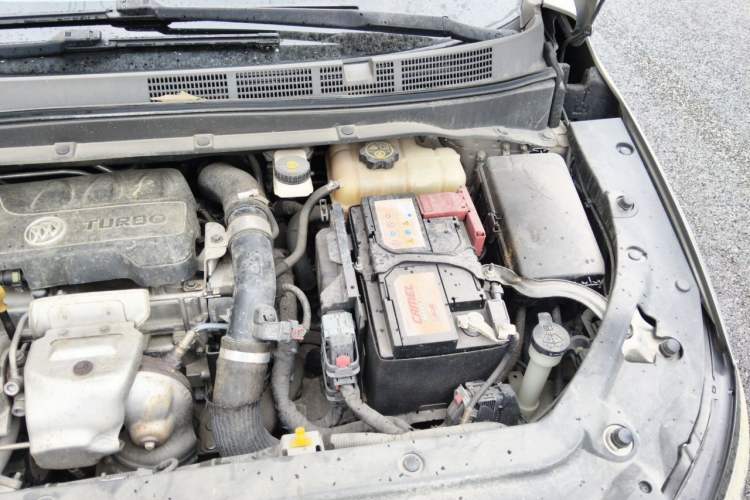 Used Buick GL6 2019 18T 6-Seater Connected Luxury Version China VI Standard Engine Bay Left
