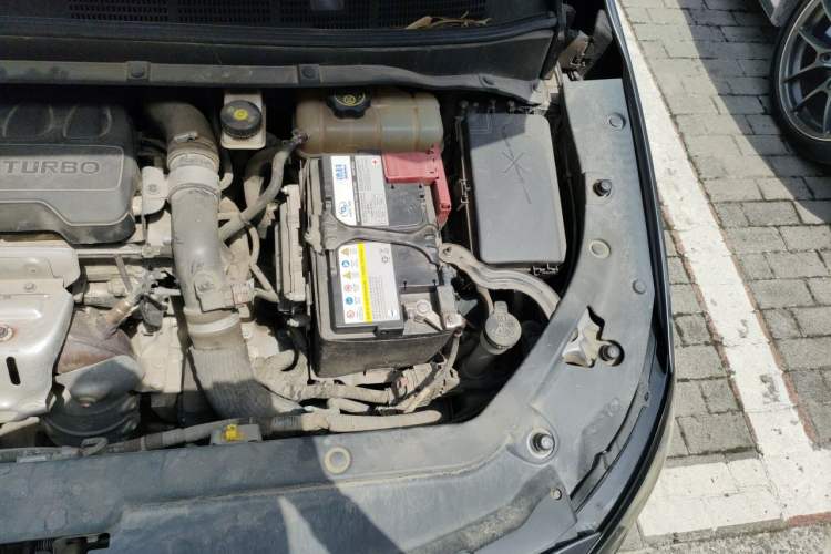 Used Buick GL6 2019 18T 6-Seater Connected Luxury Version China VI Standard Engine Bay Left