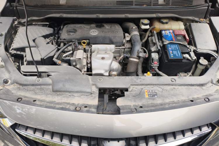 Used Buick GL6 2019 18T 6-Seater Connected Luxury Version China VI Standard Engine Bay
