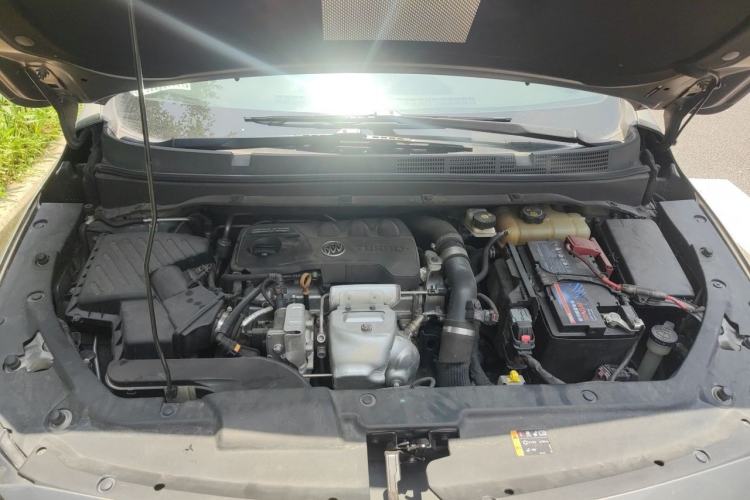 Used Buick GL6 2019 18T 6-Seater Elite Version China VI Standard Engine Bay
