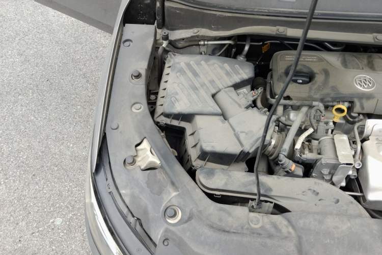 Used Buick GL6 2019 18T 6-Seater Connected Luxury Version China VI Standard Engine Bay Right