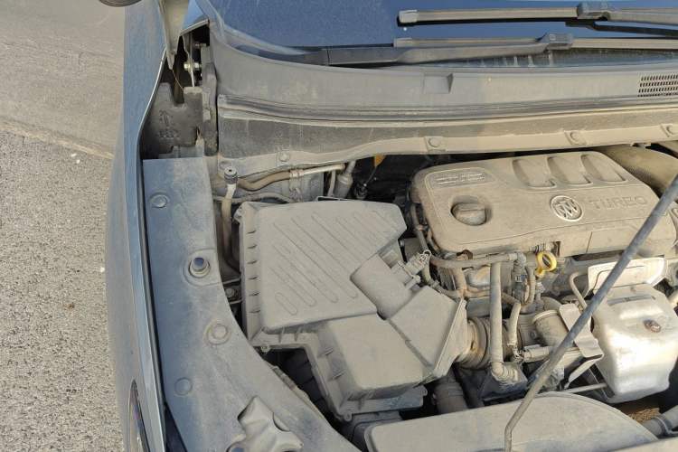 Used Buick GL6 2019 18T 6-Seater Connected Luxury Version China VI Standard Engine Bay Right