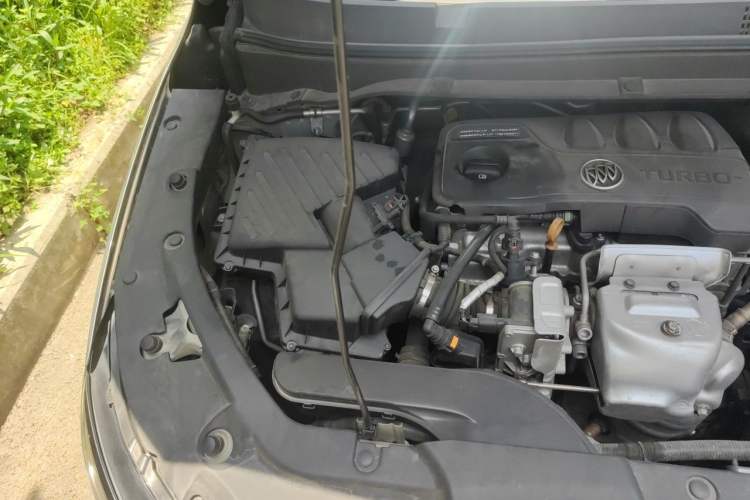 Used Buick GL6 2019 18T 6-Seater Elite Version China VI Standard Engine Bay Right
