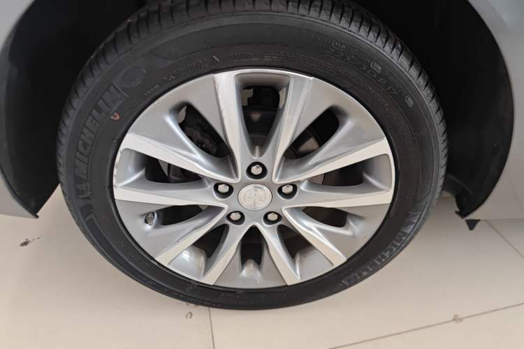Used Buick GL6 2019 18T 6-Seater Connected Luxury Version China VI Standard Exterior 5