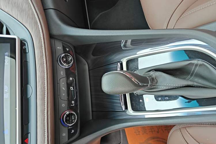 Used Buick GL6 2019 18T 6-Seater Connected Luxury Version China VI Standard Gear Lever