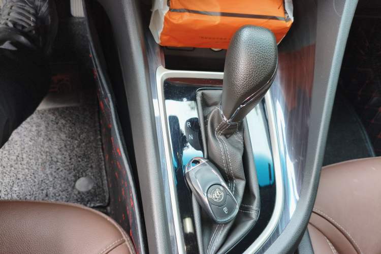 Used Buick GL6 2019 18T 6-Seater Connected Luxury Version China VI Standard Gear Lever