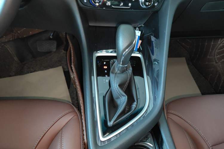 Used Buick GL6 2019 18T 6-Seater Connected Luxury Version China VI Standard Gear Lever