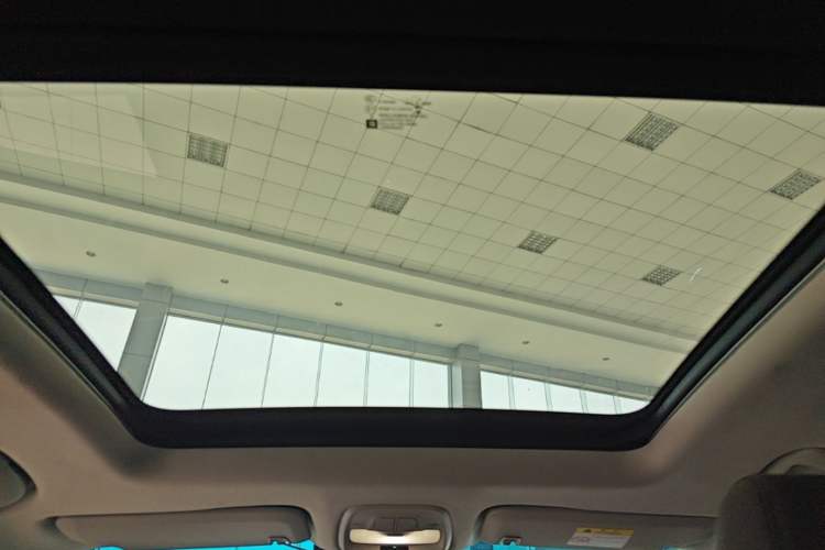 Used Buick GL6 2019 18T 6-Seater Connected Luxury Version China VI Standard Headliner