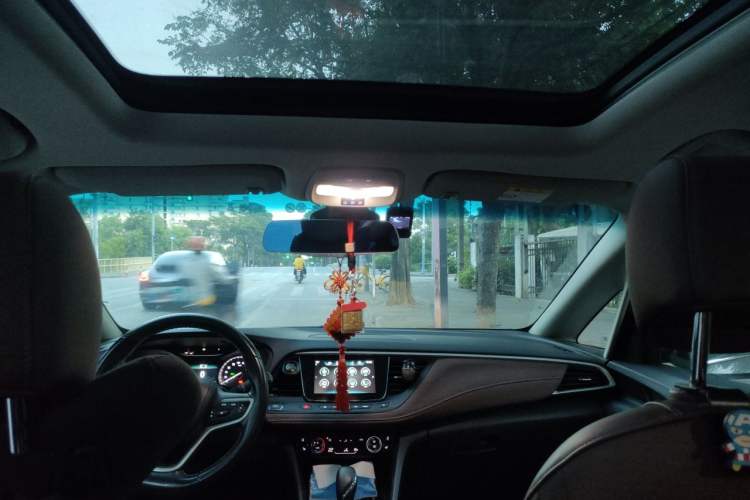 Used Buick GL6 2019 18T 6-Seater Connected Luxury Version China VI Standard Headliner
