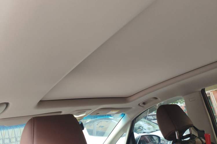 Used Buick GL6 2019 18T 6-Seater Connected Luxury Version China VI Standard Headliner