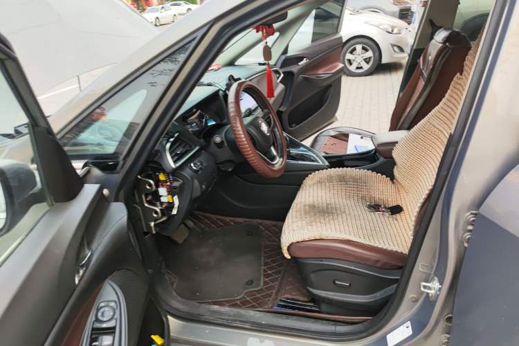 Used Buick GL6 2019 18T 6-Seater Connected Luxury Version China V Standard Interior 3