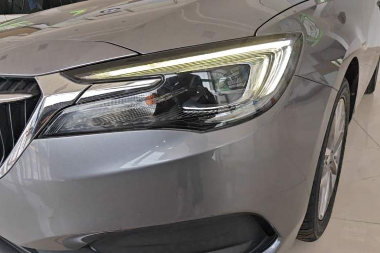 Used Buick GL6 2019 18T 6-Seater Connected Luxury Version China VI Standard Left Front Headlight