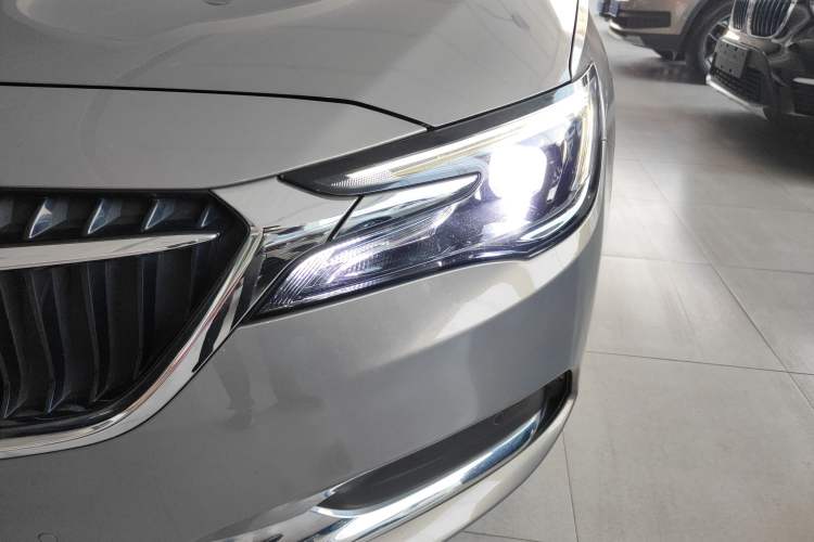 Used Buick GL6 2019 18T 6-Seater Connected Luxury Version China VI Standard Left Front Headlight
