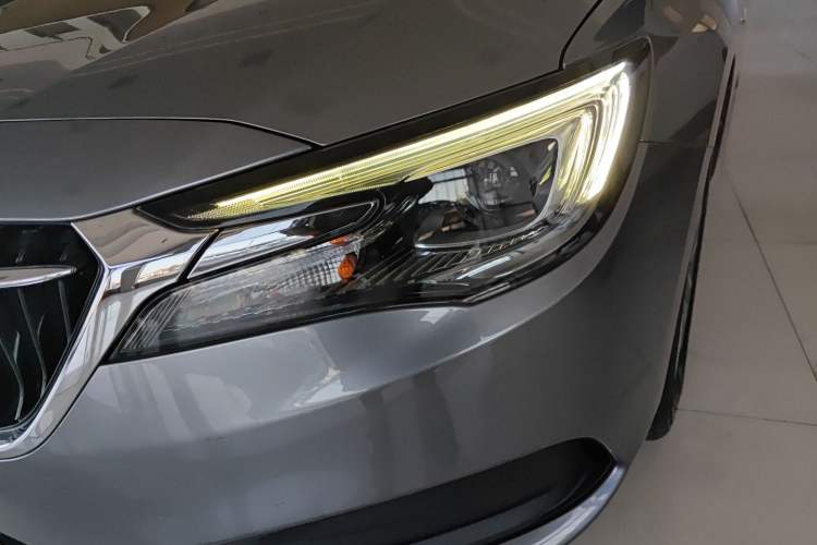 Used Buick GL6 2019 18T 6-Seater Connected Luxury Version China VI Standard Left Front Headlight