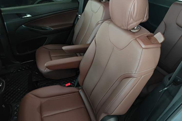 Used Buick GL6 2019 18T 6-Seater Connected Luxury Version China VI Standard Left Rear Seat