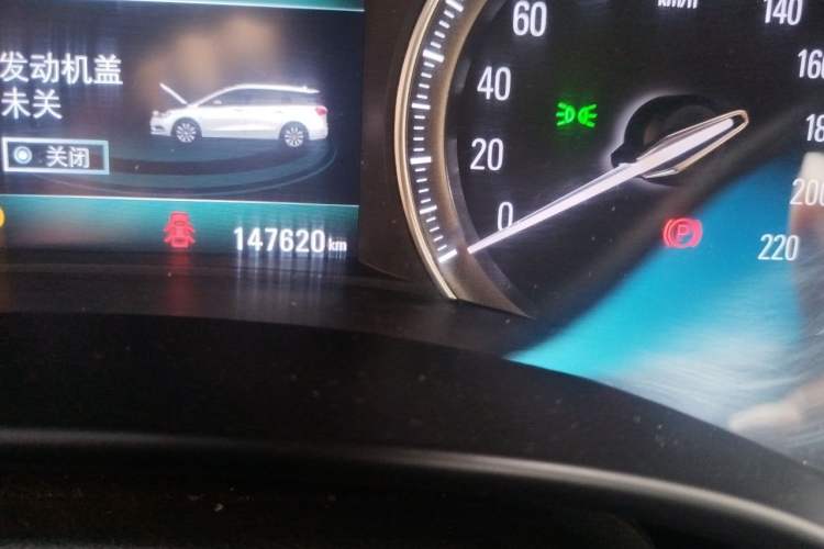 Used Buick GL6 2019 18T 6-Seater Connected Luxury Version China VI Standard Odometer Close Up