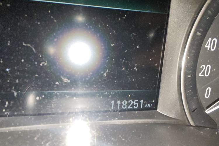 Used Buick GL6 2019 18T 6-Seater Connected Luxury Version China V Standard Odometer Close Up