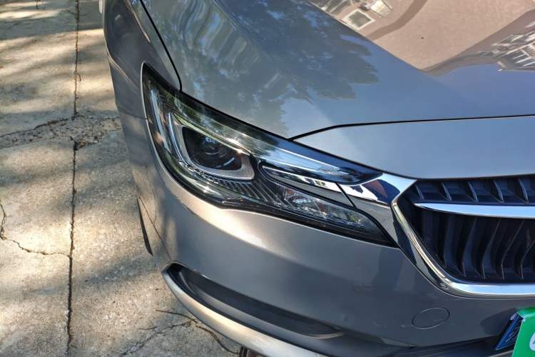 Used Buick GL6 2019 18T 6-Seater Connected Luxury Version China V Standard Right Front Headlight