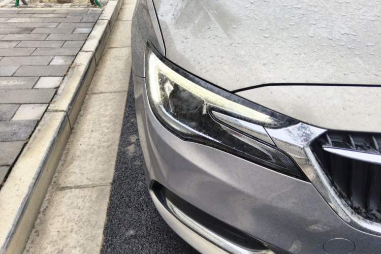 Used Buick GL6 2019 18T 6-Seater Connected Luxury Version China VI Standard Right Front Headlight