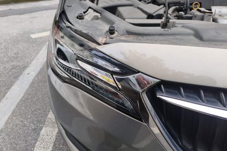 Used Buick GL6 2019 18T 6-Seater Connected Luxury Version China VI Standard Right Front Headlight