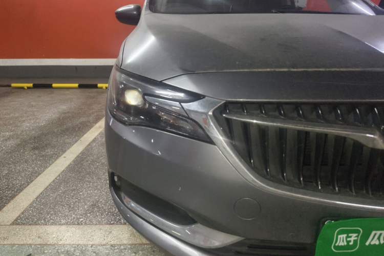 Used Buick GL6 2019 18T 6-Seater Connected Luxury Version China V Standard Right Front Headlight