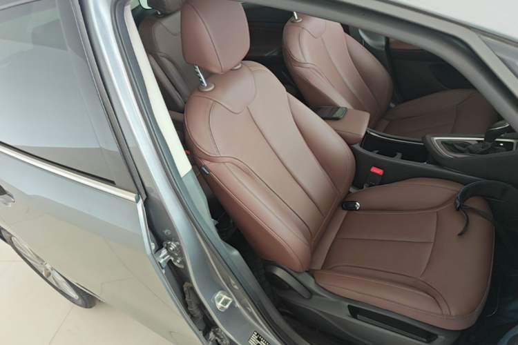 Used Buick GL6 2019 18T 6-Seater Connected Luxury Version China VI Standard Right Front Seat