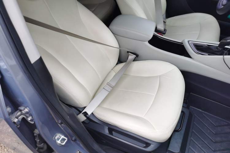 Used Buick GL6 2019 18T 6-Seater Elite Version China VI Standard Right Front Seat