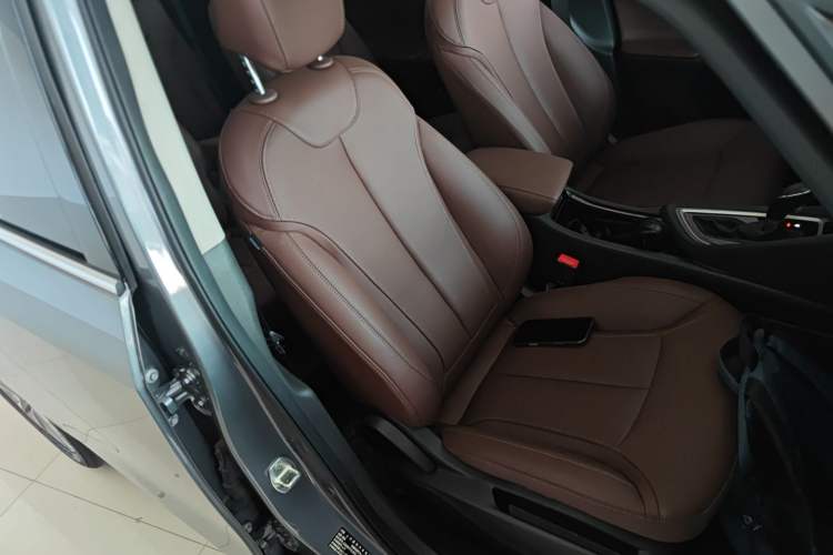 Used Buick GL6 2019 18T 6-Seater Connected Luxury Version China VI Standard Right Front Seat
