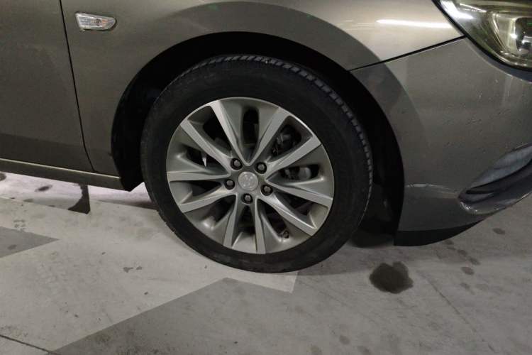 Used Buick GL6 2019 18T 6-Seater Connected Luxury Version China V Standard Right Front Wheel Hub