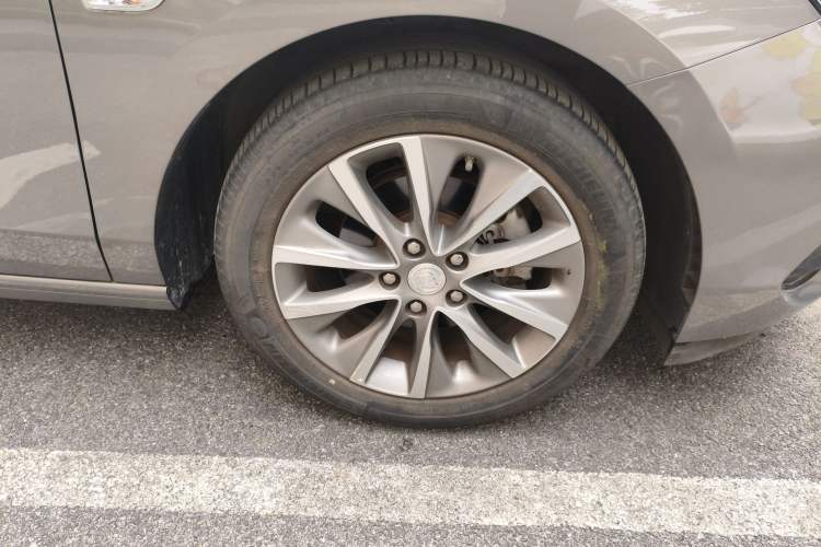 Used Buick GL6 2019 18T 6-Seater Connected Luxury Version China VI Standard Right Front Wheel Hub