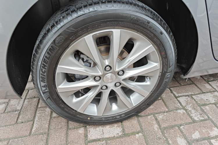Used Buick GL6 2019 18T 6-Seater Connected Luxury Version China VI Standard Right Rear Wheel Hub