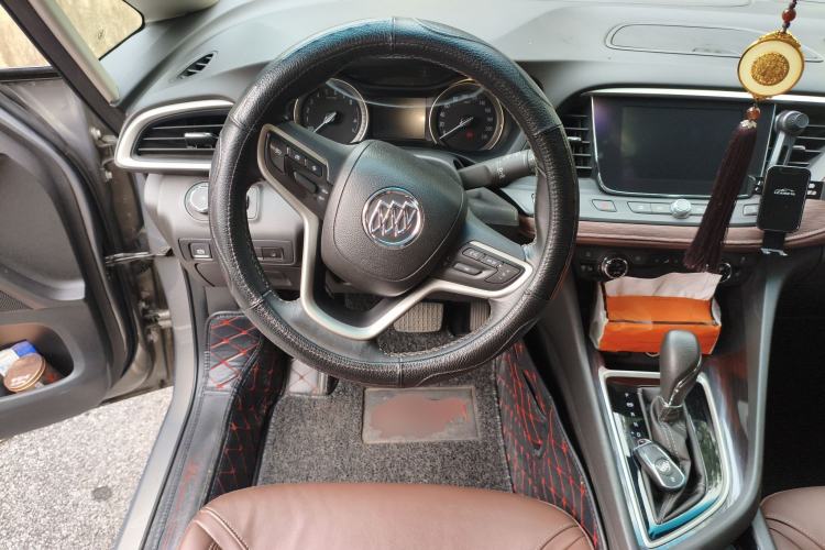 Used Buick GL6 2019 18T 6-Seater Connected Luxury Version China VI Standard Steering Wheel