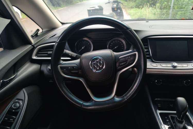 Used Buick GL6 2019 18T 5-Seater Connected Luxury Version China V Standard Steering Wheel