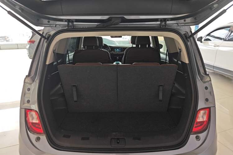 Used Buick GL6 2019 18T 6-Seater Connected Luxury Version China VI Standard Trunk