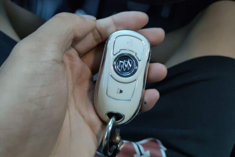 Used Buick GL6 2019 18T 6-Seater Connected Luxury Version China VI Standard Vehicle Key