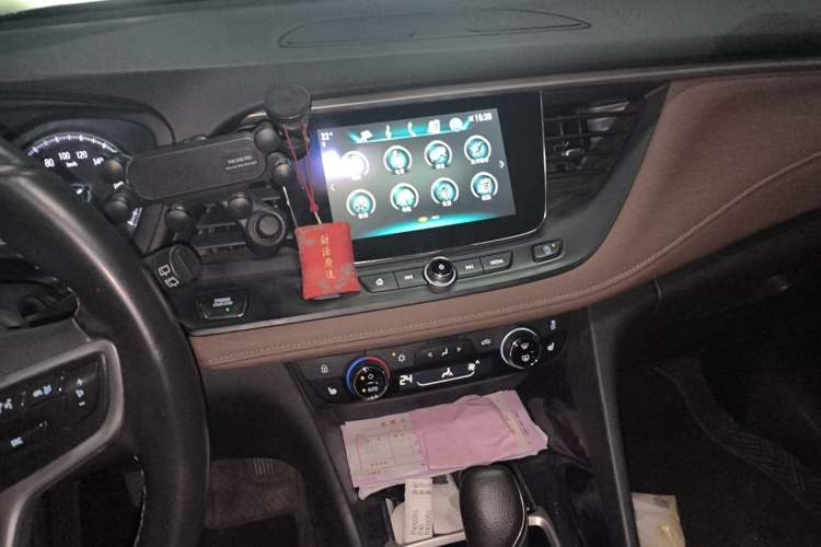 Used Buick GL6 2019 18T 6-Seater Connected Luxury Version China VI Standard Audio And AC Panel
