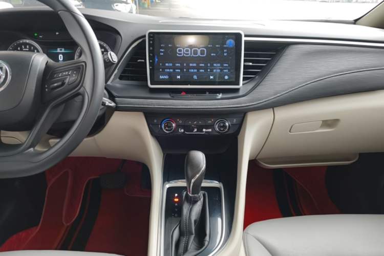 Used Buick GL6 2019 18T 6-Seater Elite Version China V Standard Audio And AC Panel