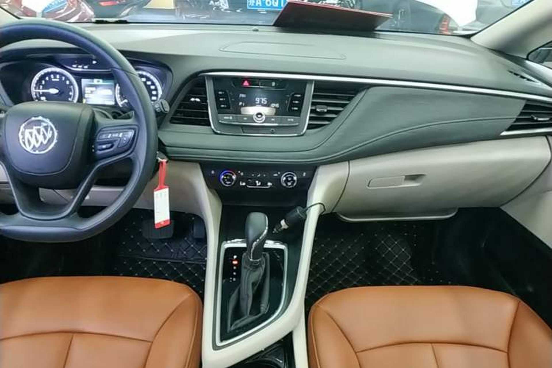 Used Buick GL6 2019 18T 6-Seater Elite Version China VI Standard Audio And AC Panel