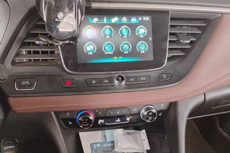 Used Buick GL6 2019 18T 6-Seater Connected Luxury Version China VI Standard Audio And AC Panel