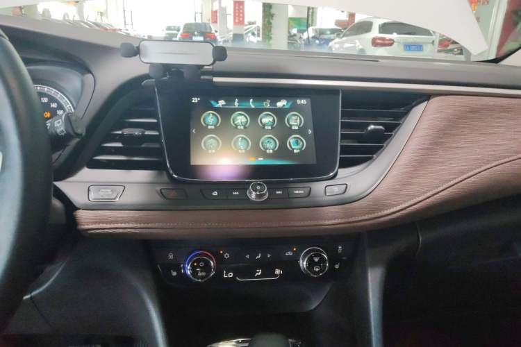 Used Buick GL6 2019 18T 6-Seater Connected Luxury Version China VI Standard Audio And AC Panel