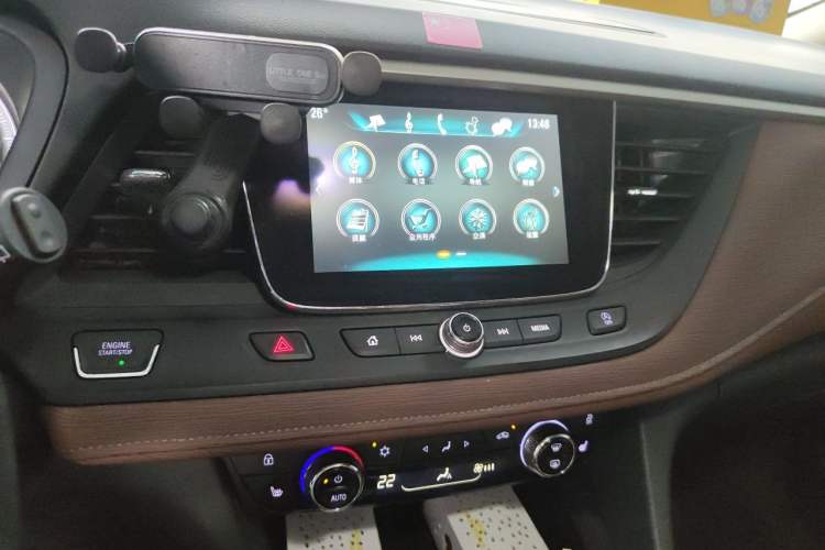 Used Buick GL6 2019 18T 6-Seater Connected Luxury Version China VI Standard Audio And AC Panel