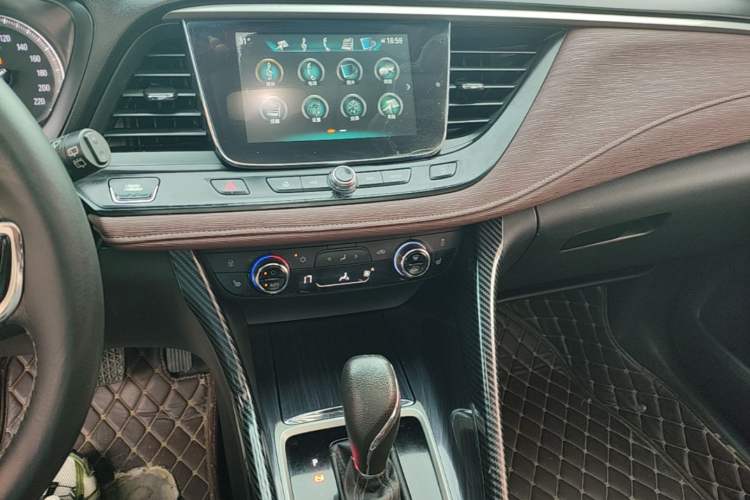 Used Buick GL6 2019 18T 6-Seater Connected Luxury Version China VI Standard Audio And AC Panel