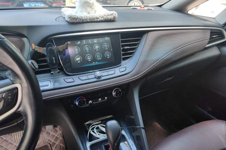 Used Buick GL6 2019 18T 6-Seater Connected Luxury Version China V Standard Audio And AC Panel