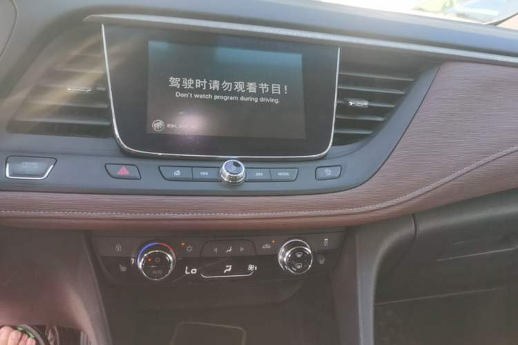 Used Buick GL6 2019 18T 6-Seater Connected Luxury Version China VI Standard Audio And AC Panel