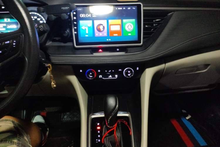 Used Buick GL6 2019 18T 6-Seater Elite Version China VI Standard Audio And AC Panel