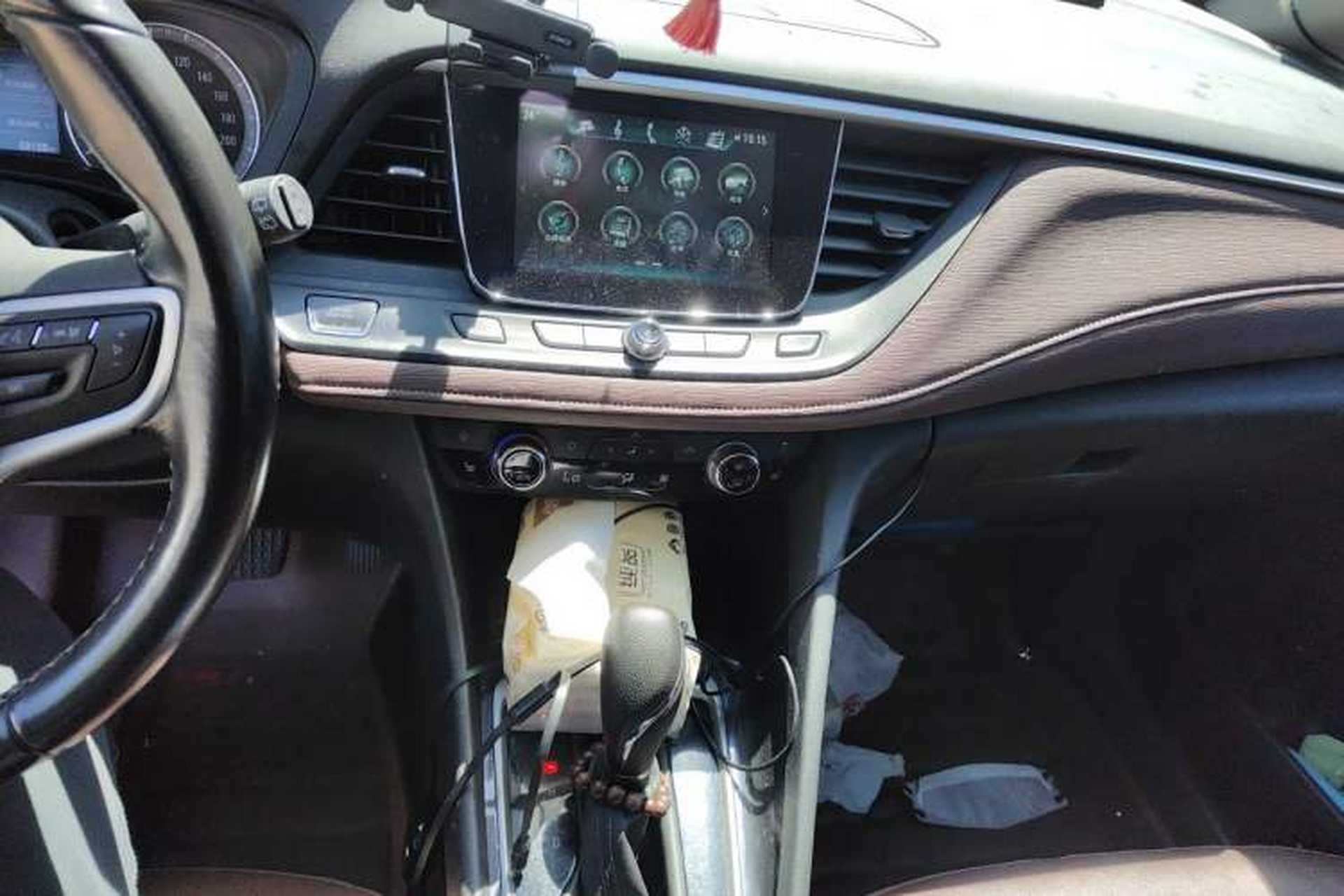 Used Buick GL6 2019 18T 6-Seater Connected Luxury Version China V Standard Audio And AC Panel