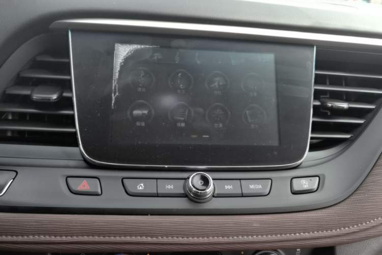 Used Buick GL6 2019 18T 6-Seater Connected Luxury Version China VI Standard Audio And AC Panel