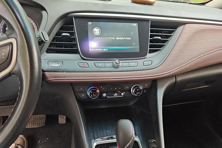 Used Buick GL6 2019 18T 6-Seater Connected Luxury Version China VI Standard Audio And AC Panel