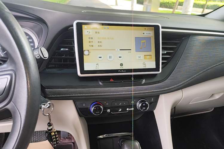 Used Buick GL6 2019 18T 6-Seater Elite Version China V Standard Audio And AC Panel