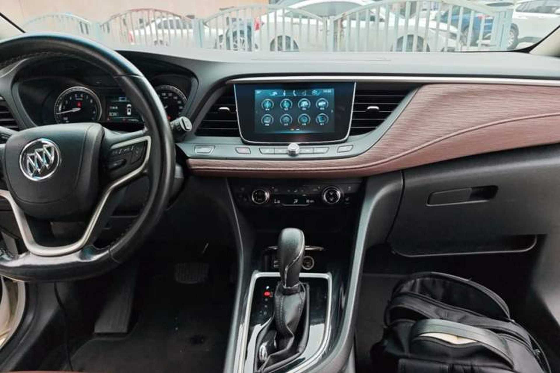 Used Buick GL6 2019 18T 6-Seater Connected Luxury Version China VI Standard Audio And AC Panel